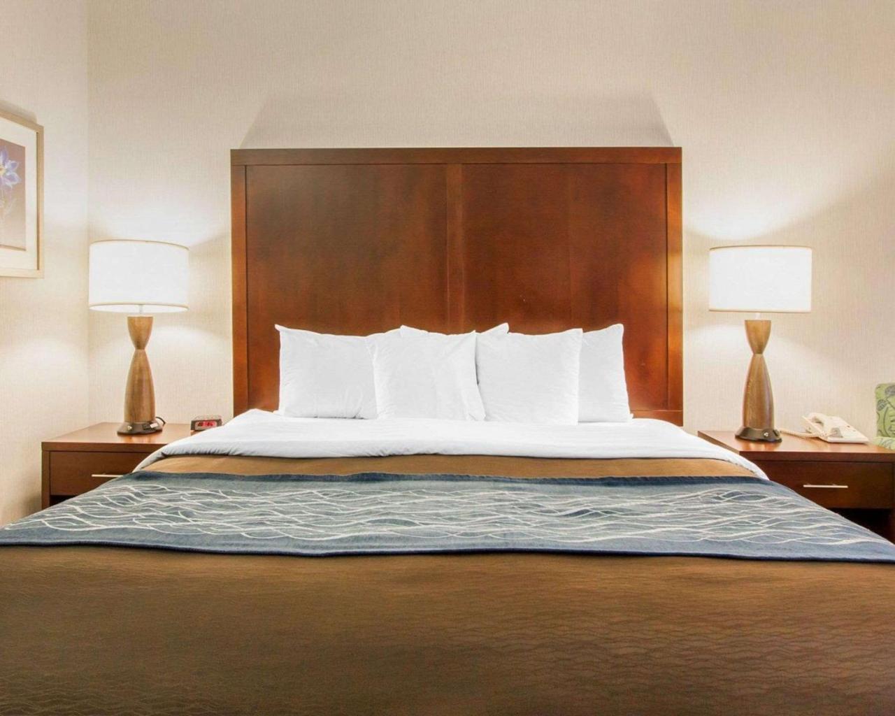 Comfort Inn & Suites-Portland Airport Exteriör bild