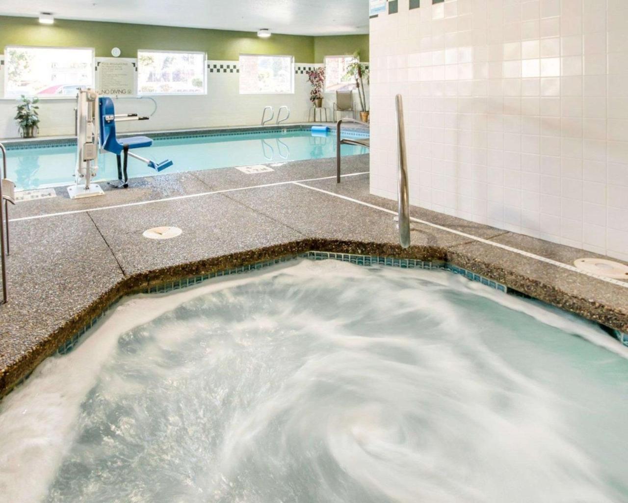 Comfort Inn & Suites-Portland Airport Exteriör bild
