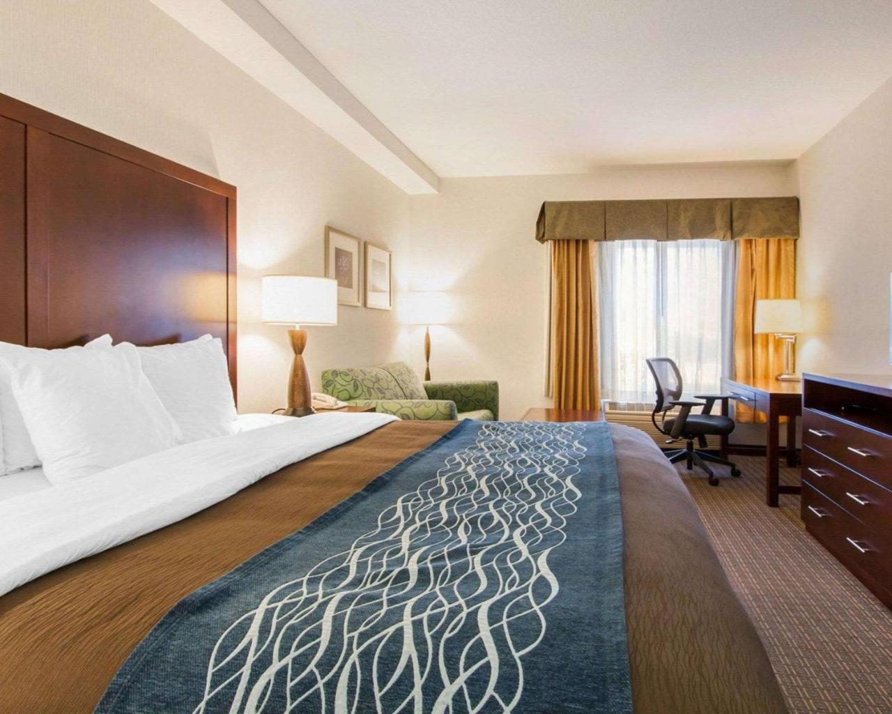 Comfort Inn & Suites-Portland Airport Exteriör bild