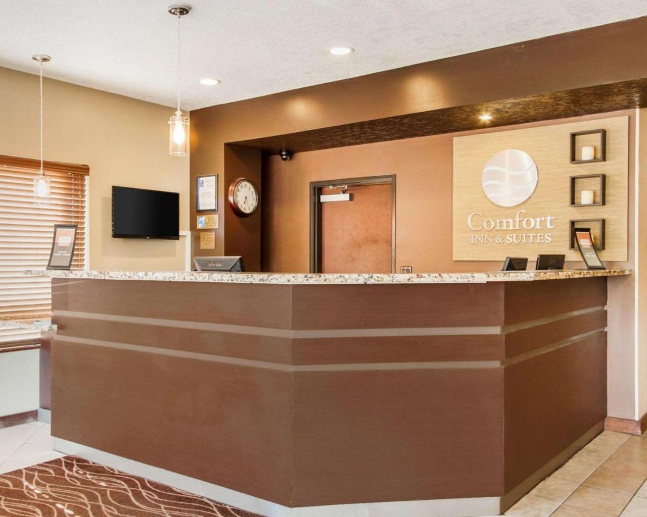 Comfort Inn & Suites-Portland Airport Exteriör bild
