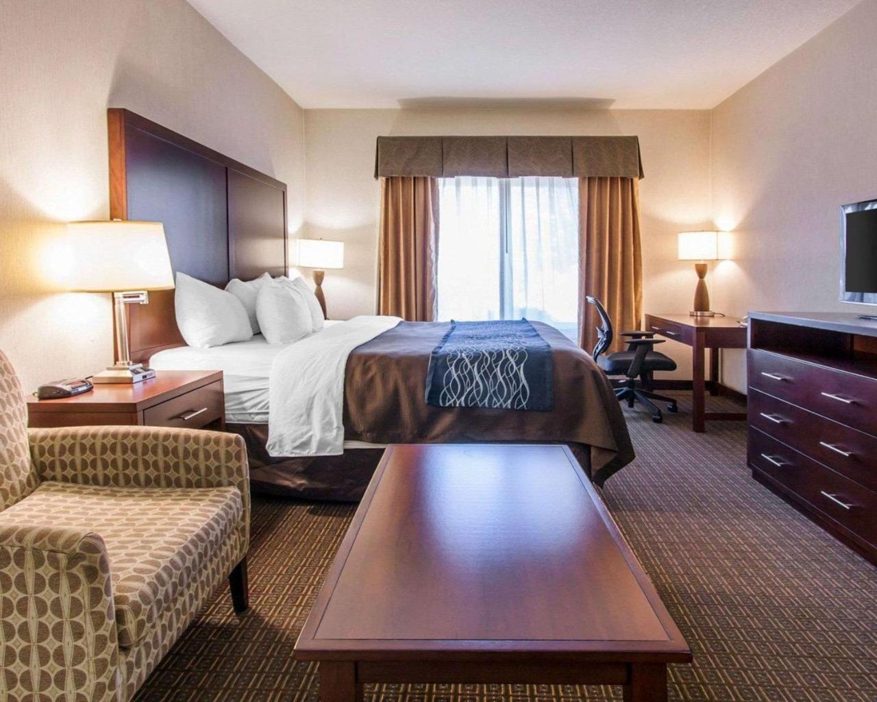 Comfort Inn & Suites-Portland Airport Exteriör bild