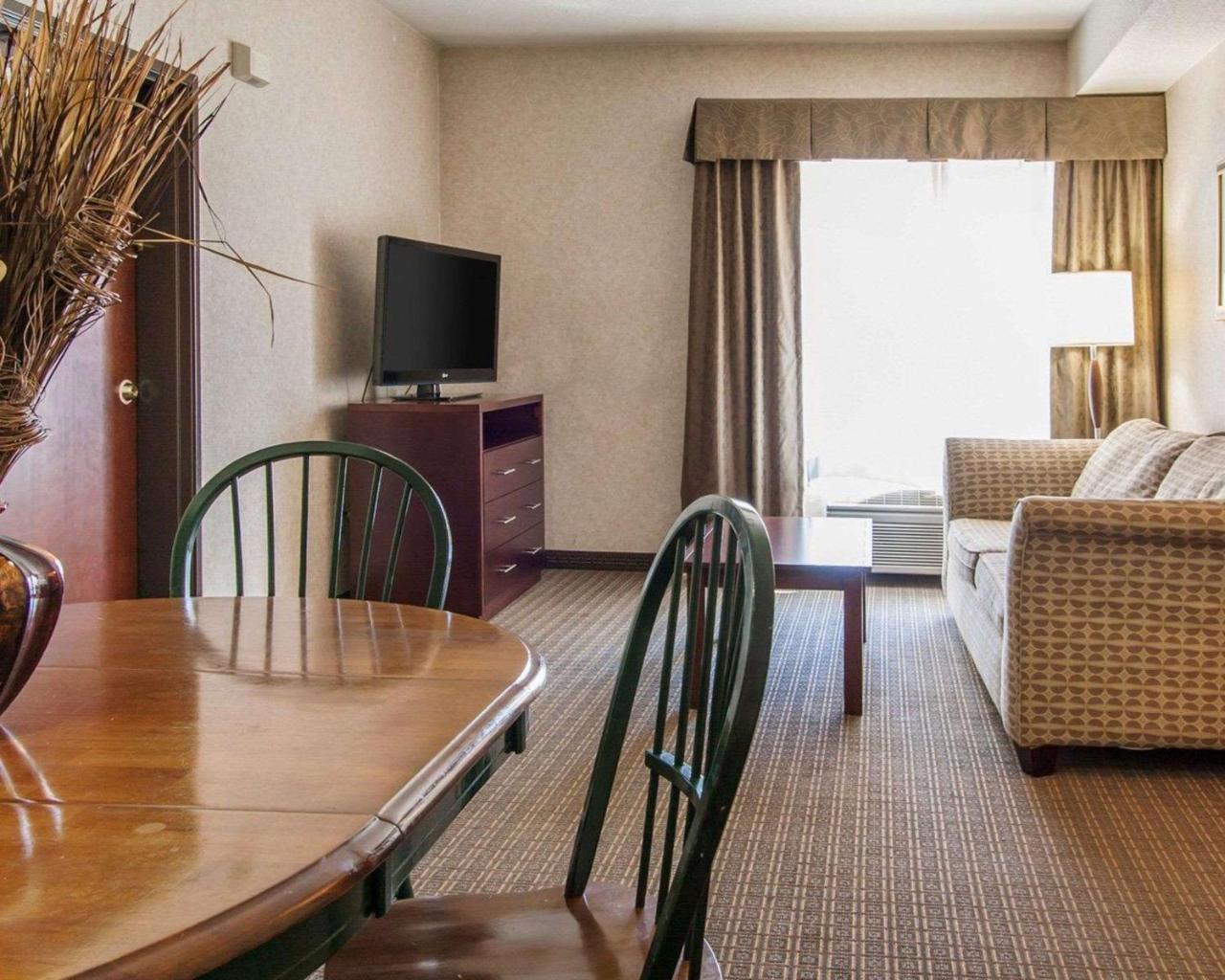 Comfort Inn & Suites-Portland Airport Exteriör bild